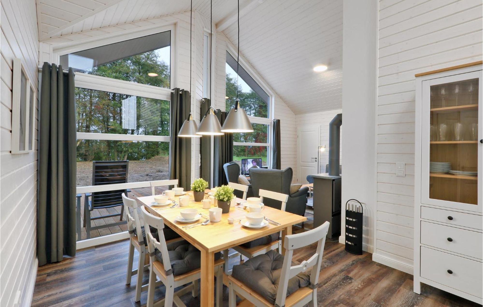 3 Bedroom Stunning Home In Krems Ii-Warderbrueck Gols Екстер'єр фото